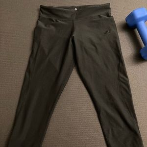 Adidas Climalite 3/4 length workout capri leggings / tights, black size small